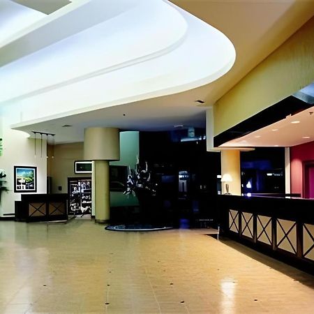 Ontario Gateway Hotel ภายนอก รูปภาพ